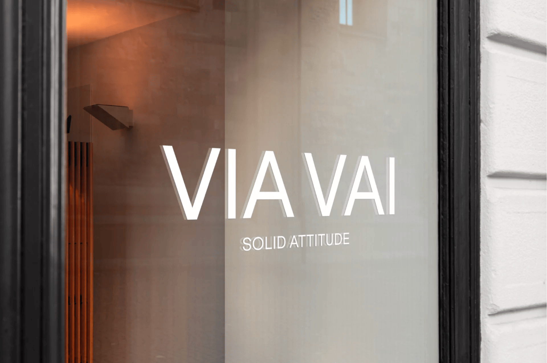 VIA VAI: logo en merkidentiteit door Wardtaal