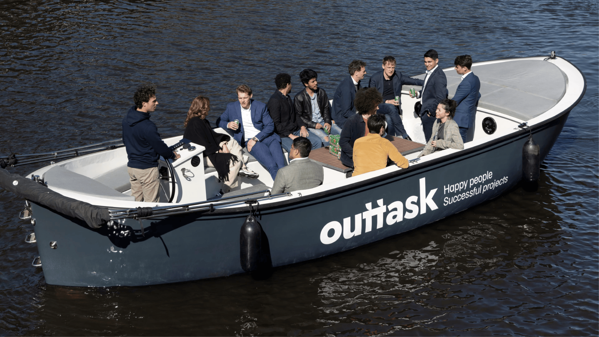 Outtask: merkidentiteit en website door Wardtaal